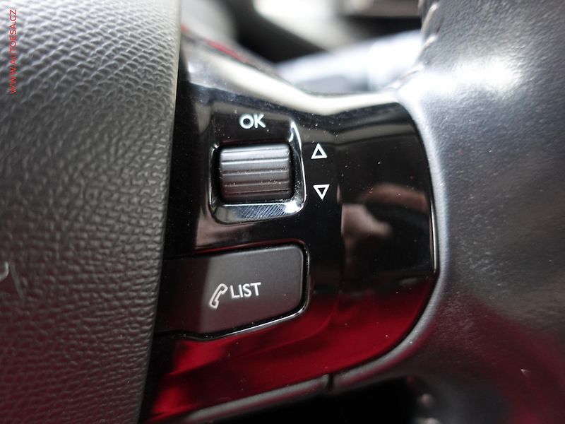 Peugeot 308 (2018) 1.5 HDi, Navi, AC - fotka 16 z 22