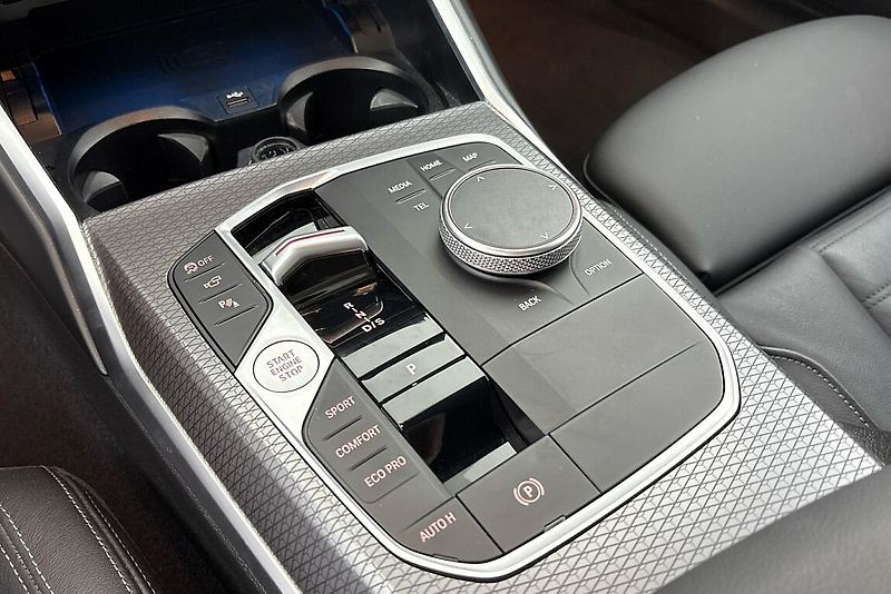 BMW Řada 3 řady 3 | 320d xDrive - fotka 11 z 26