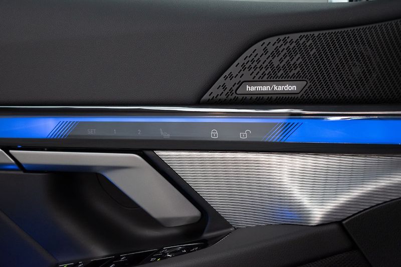 BMW Řada 5 540d xD ///M*ZÁRUKA*TAŽNÉ*ČR 1 - fotka 16 z 51