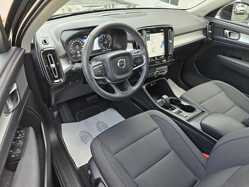Volvo XC40 - fotka 9 z 36