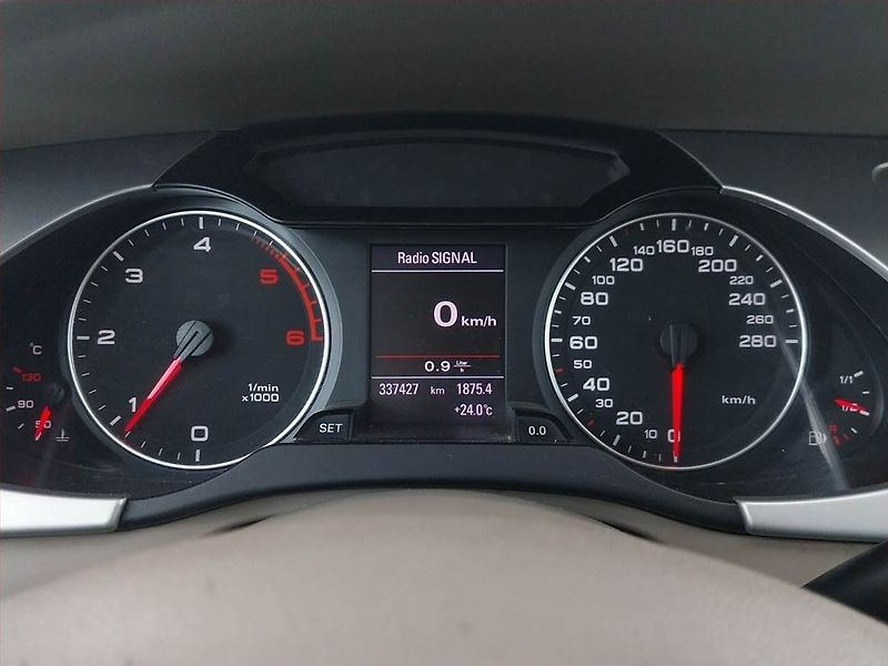 Audi A4 (2011) 2.0 TDI, Xenony, Tempomat - fotka 11 z 19