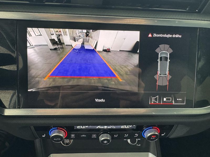 Audi Q3 (2025) 40TDi AUT QUATTRO LED NAVI ACC - fotka 27 z 34