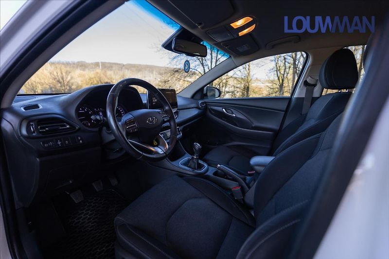 Hyundai i30 1,5 T-GDI Smart MHEV - fotka 14 z 22
