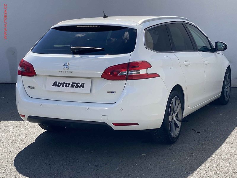 Peugeot 308 (2016) 1.6 HDi SW, Allure - fotka 4 z 15