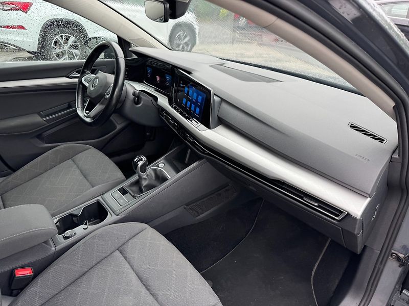 Volkswagen Golf (2020) Edition 1.5 TSI 96kW - fotka 28 z 31