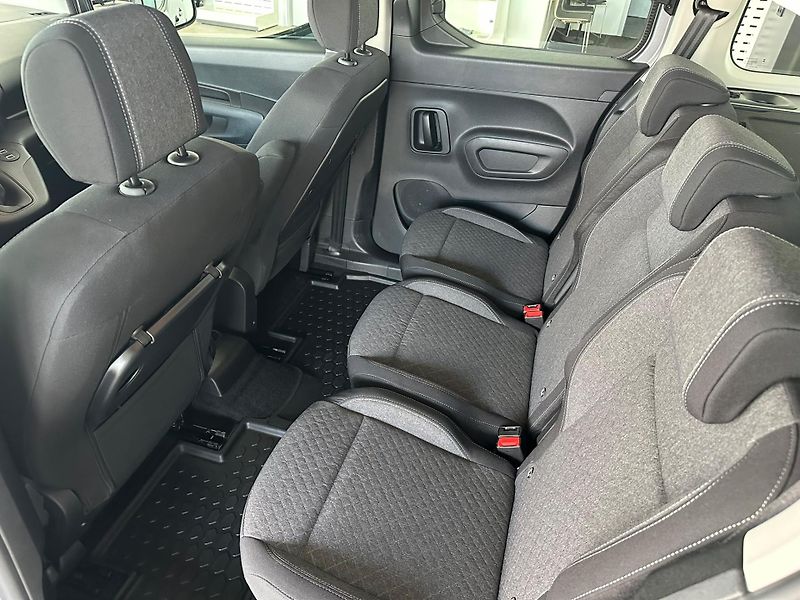 Opel Combo Edition Plus L1H1 1.5CDTI, MT6 - fotka 8 z 17