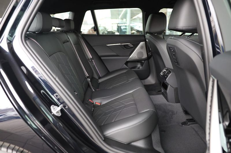 BMW Řada 5 540d xDrive Touring - fotka 6 z 18