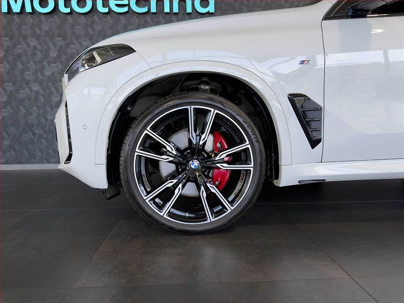 BMW X5 (2025) xDrive40i - fotka 11 z 23
