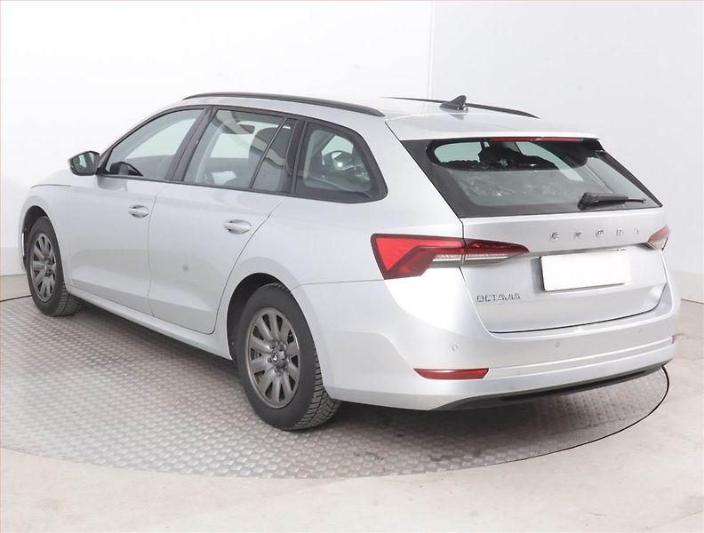 Škoda Octavia (2022) Ambition 2.0 TDI, ČR,1.maj - fotka 4 z 15