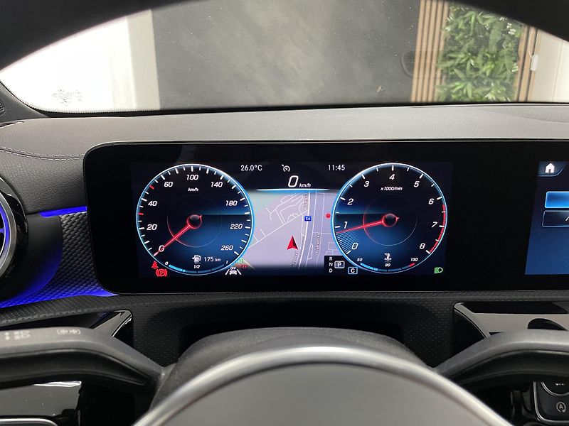 Mercedes-Benz CLA 200 AT ČR , REZERVACE - fotka 24 z 34