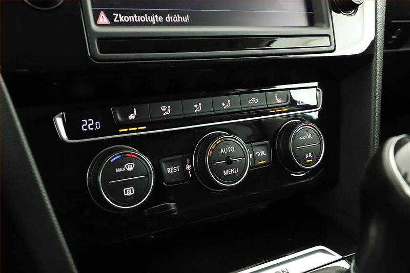 Volkswagen Passat (2015) 2.0 TDI, 4X4, Kůže, Navi - fotka 10 z 18