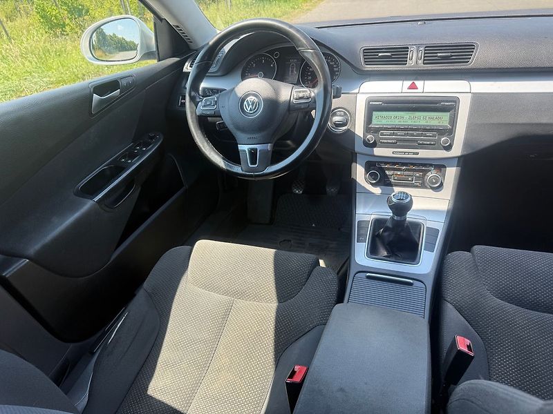 Volkswagen Passat 2,0 103 KW KLIMATIZACE PLNĚ DO - fotka 11 z 15