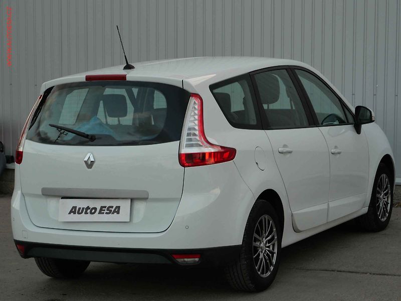 Renault Grand Scénic (2015) 1.5 dCi, 2.maj,ČR, AC, navi - fotka 4 z 20