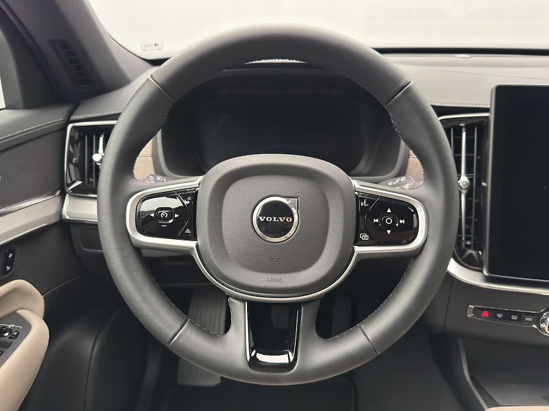 Volvo XC90 B5 AWD CORE CZ 1.maj  - fotka 3 z 43