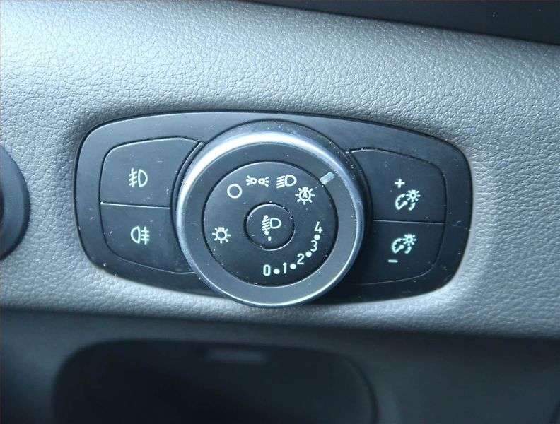 Ford Transit (2021) Trend 2.0 EcoBlue, Bus, 9Míst - fotka 17 z 20