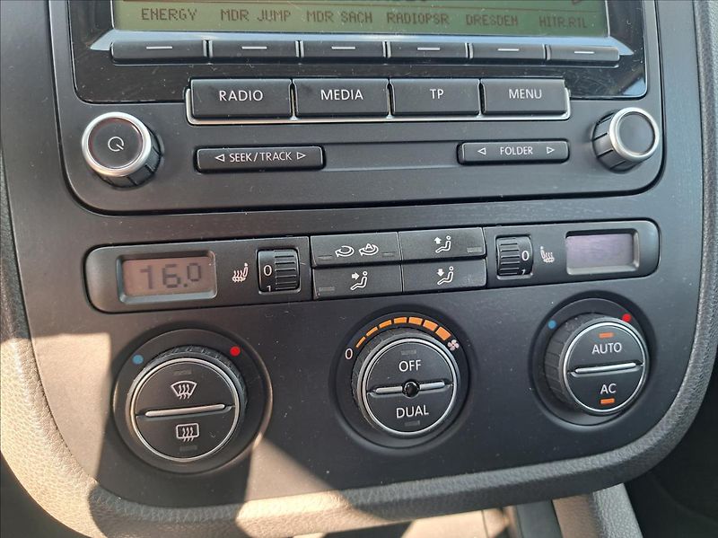 Volkswagen Golf 2,0   TDi 1MAJ*Tažné*Rozvody - fotka 20 z 34
