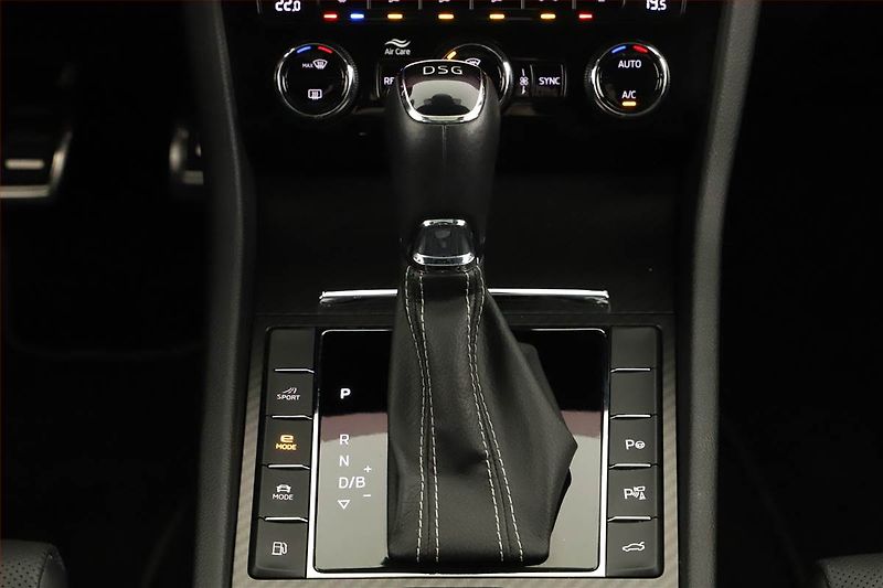 Škoda Superb (2020) Sportline iV 1.4 TSI PHEV - fotka 10 z 29