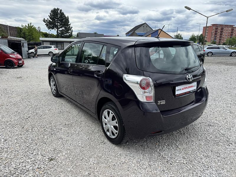 Toyota Verso (2010) 1.6VVTi,rezervace - fotka 6 z 39