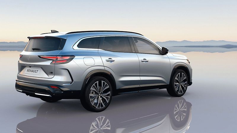 Renault Espace (2026) Iconic fullhybrid E-Tech 200 k - fotka 2 z 6