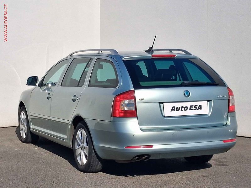 Škoda Octavia (2013) 1.4 TSi, Elegance, DSG, xenon - fotka 6 z 18