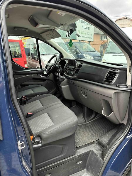 Ford Transit Custom (2018) L2-H1, KLIMA, 9 MÍST - fotka 10 z 15