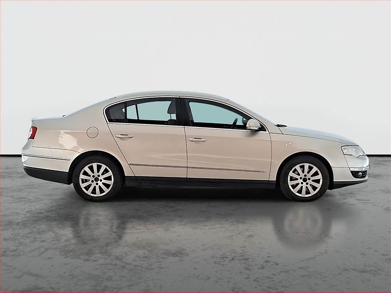 Volkswagen Passat (2009) 1.6 TDI, po STK, slušný stav - fotka 6 z 16
