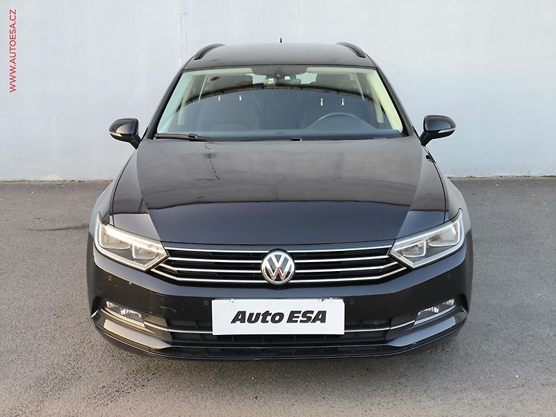 Volkswagen Passat (2017) 1.6 TDi, Comfortline, kamera - fotka 2 z 17