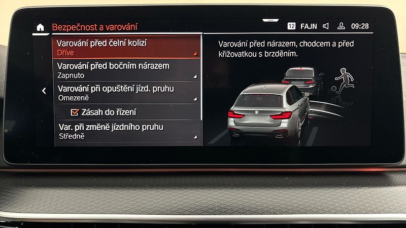 BMW Řada 5 540d AUT xDrive M-sport Tourin - fotka 28 z 33