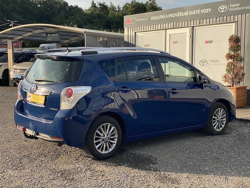 Toyota Verso 1.8i, ČR-1m, Trend, tažné - fotka 7 z 17