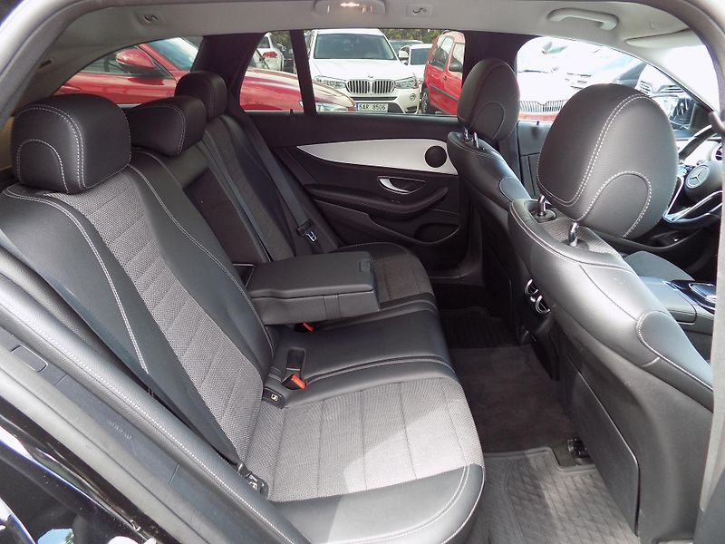 Mercedes-Benz Třídy E 220 D 4MATIC 143 KW TOP!!! - fotka 23 z 40