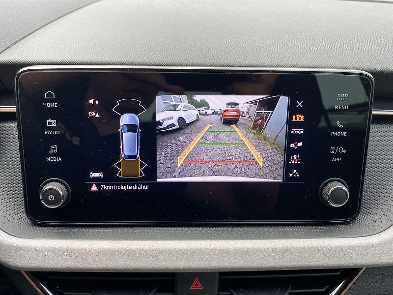 Škoda Scala (2025) 1.0 TSI DSG Top Selection - fotka 17 z 35