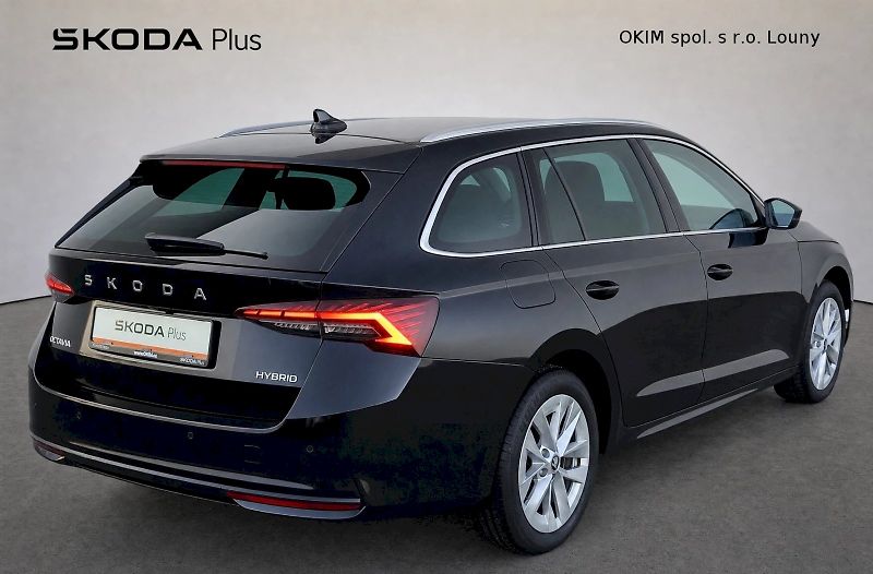 Škoda Octavia (2025) Combi Top Selection 1,5 Tsi 11 - fotka 2 z 38