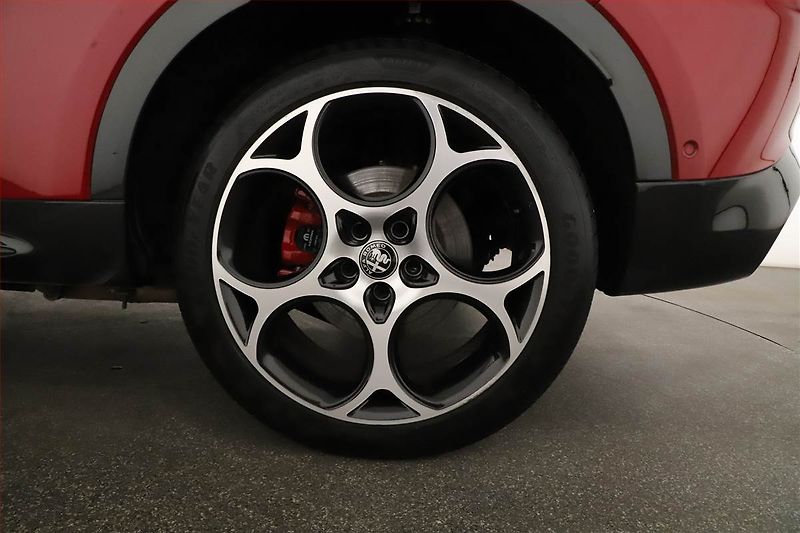 Alfa Romeo Tonale (2023) 1.3T Ibrida PHEV Q4 - fotka 13 z 21