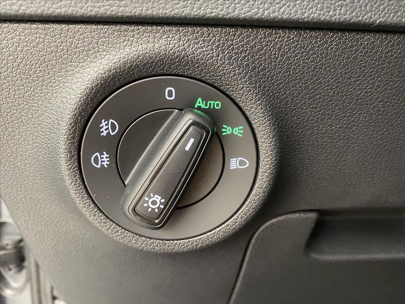 Škoda Karoq 2,0 TDI 85kW Selection - fotka 19 z 27