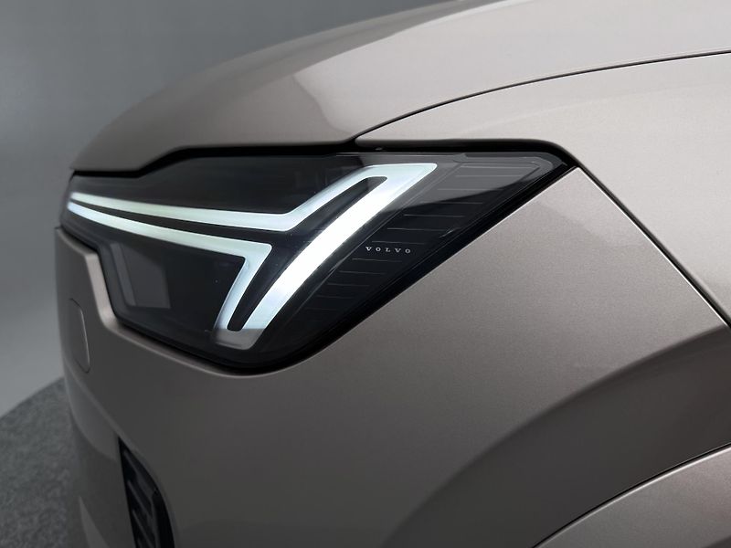 Volvo XC90 (2026) T8 AWD Plug-in DARK PLUS 7m - fotka 22 z 29