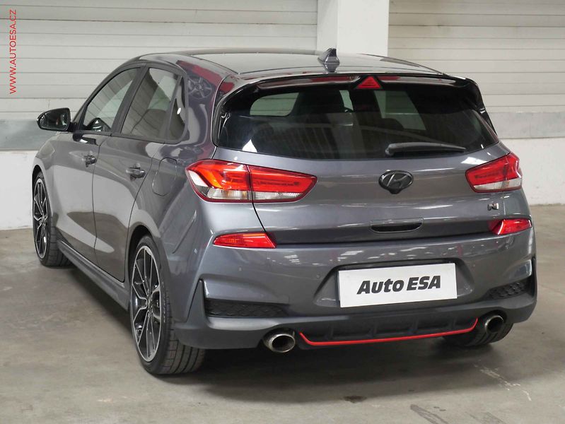 Hyundai i30 (2018) 2.0T-GDi, 1.maj, LED, navi - fotka 4 z 20