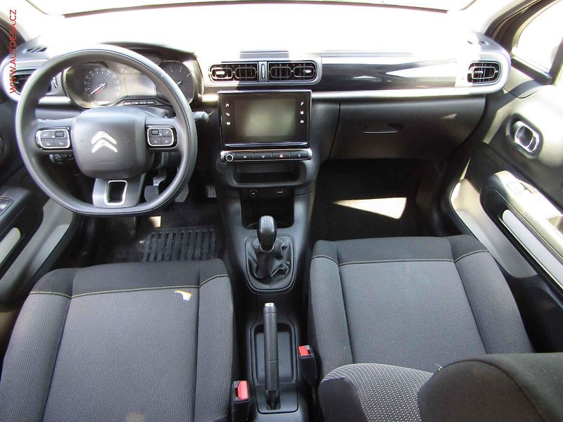 Citroën C3 (2019) 1.2 PT, Feel, navi - fotka 8 z 18