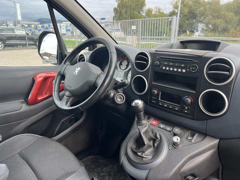 Peugeot Partner Tepee (2010) 1.6 HDI 66kW - fotka 12 z 13