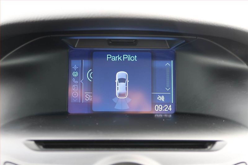 Ford Focus (2013) 2.0 TDCi, Navi, Tempomat - fotka 19 z 19