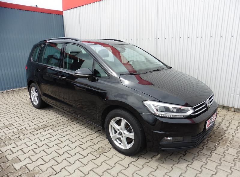 Volkswagen Touran 1.6 TDI Comfortline DSG, ACC, - fotka 2 z 17
