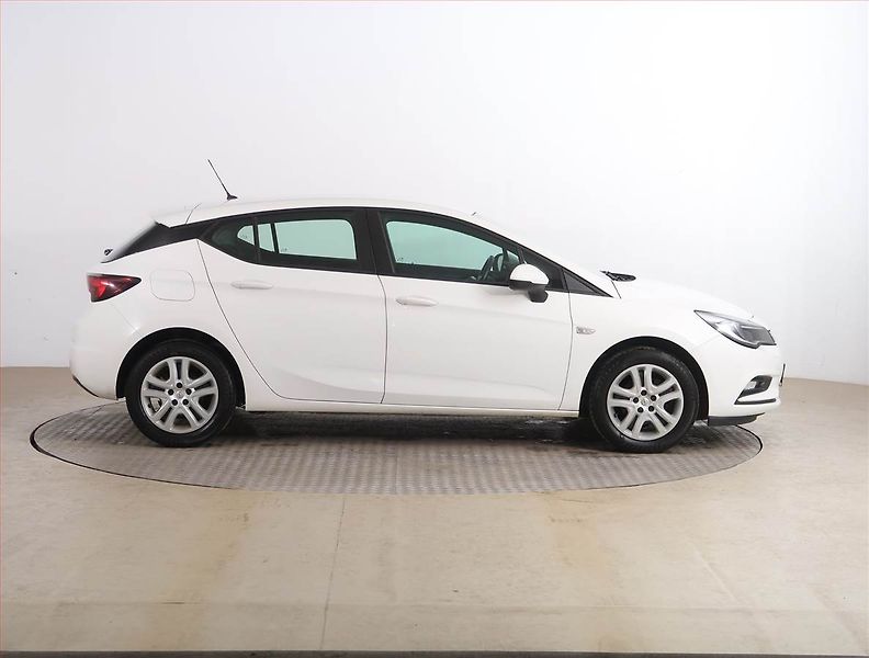 Opel Astra (2016) Selection 1.4 16V, Serv.kniha - fotka 6 z 16