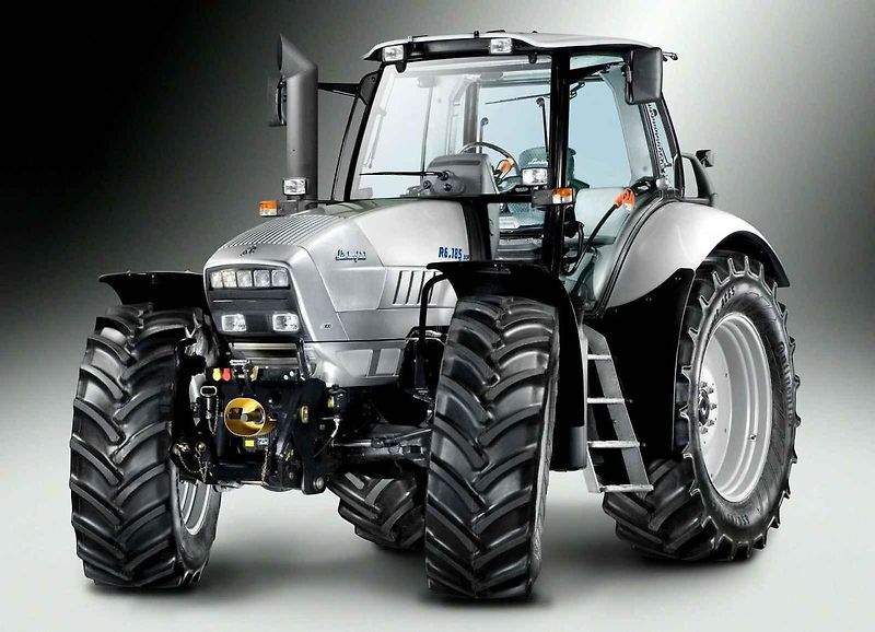 Traktory John Deere jsou s přehledem nejprodávanějšími v Česku.