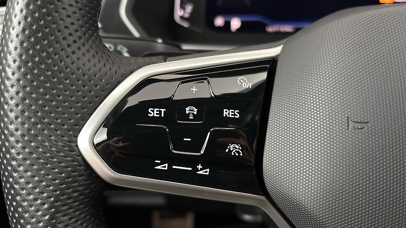 Volkswagen Tiguan Allspace 2.0 TDI DSG 4MOTION R-Line - fotka 14 z 30