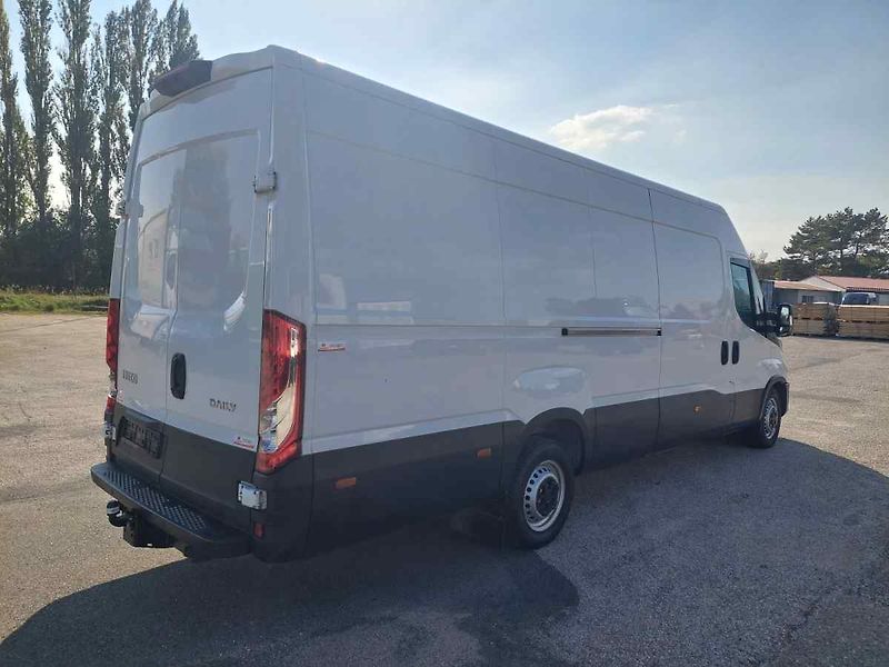 Iveco Ostatní 35S18 L4H2 Pojízdná dílna - fotka 4 z 42