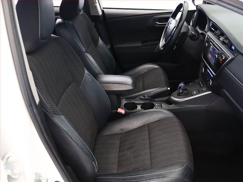 Toyota Auris (2013) Hybrid, Automat, Serv.kniha - fotka 7 z 21