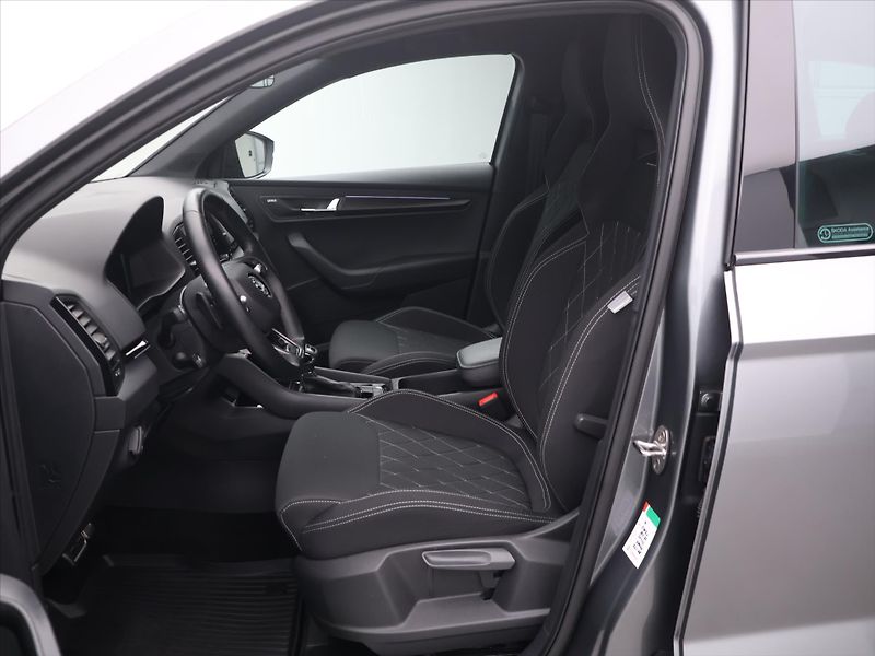 Škoda Karoq 1.5 TSI 110kW Sportline DSG CZ - fotka 10 z 28