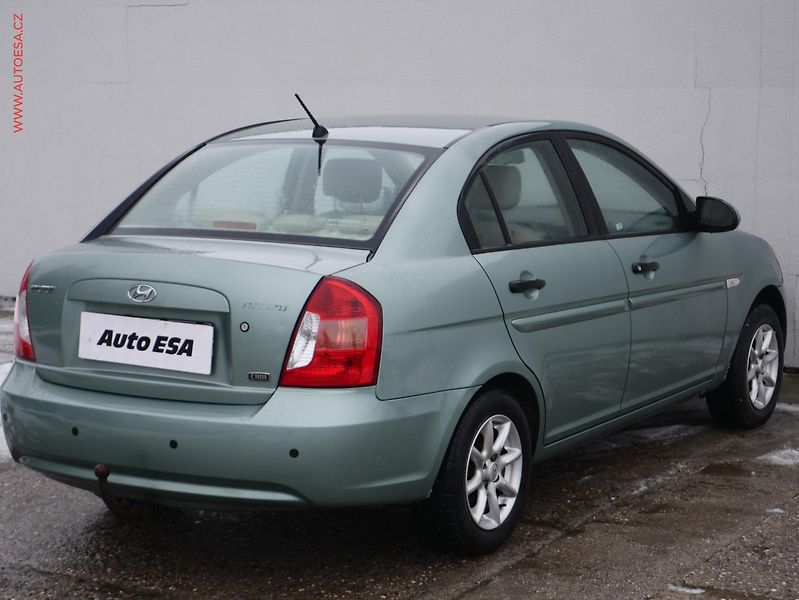Hyundai Accent (2007) 1.5 CRDi, 1.maj,ČR, TZ, park - fotka 6 z 17