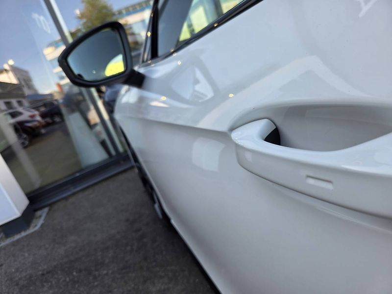 Škoda Superb (2026) 2.0 TDI Sportline - fotka 15 z 49