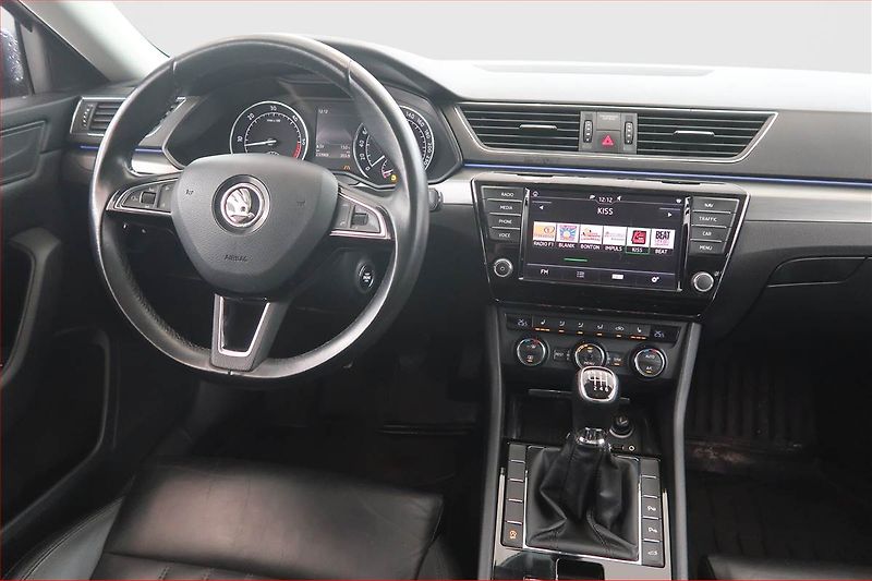 Škoda Superb (2016) Style 1.6 TDI, Kůže, Navi - fotka 7 z 22