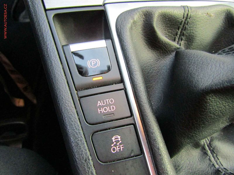 Volkswagen Passat (2013) 2.0TDi, ČR, Výhř.sed. - fotka 20 z 22